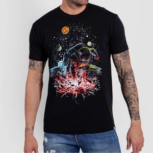 Into the AM Men’s multicolored Impact Tee Size Medium